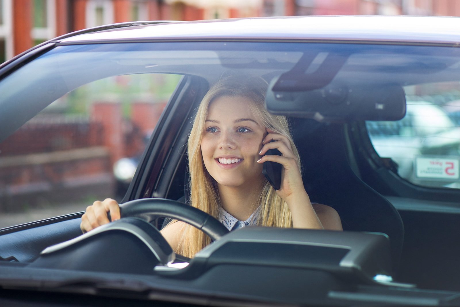 phone at wheel min - شناسایی بیش از 3000 متخلف قوانین رانندگی در استرالیا